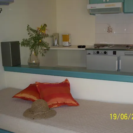 Apelia 2*